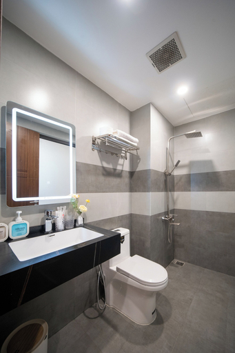 Bathroom 3, Teky House 2, Huế
