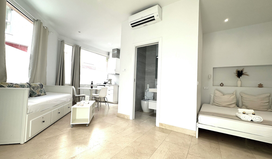 Room 4, Apartamentos Avenida América, Madrid