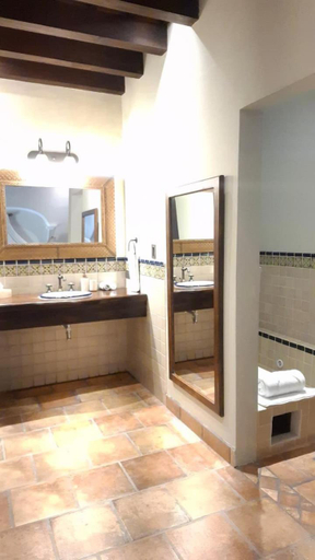 Bathroom 4, Casa Faustina Boutique Hotel, Antigua Guatemala