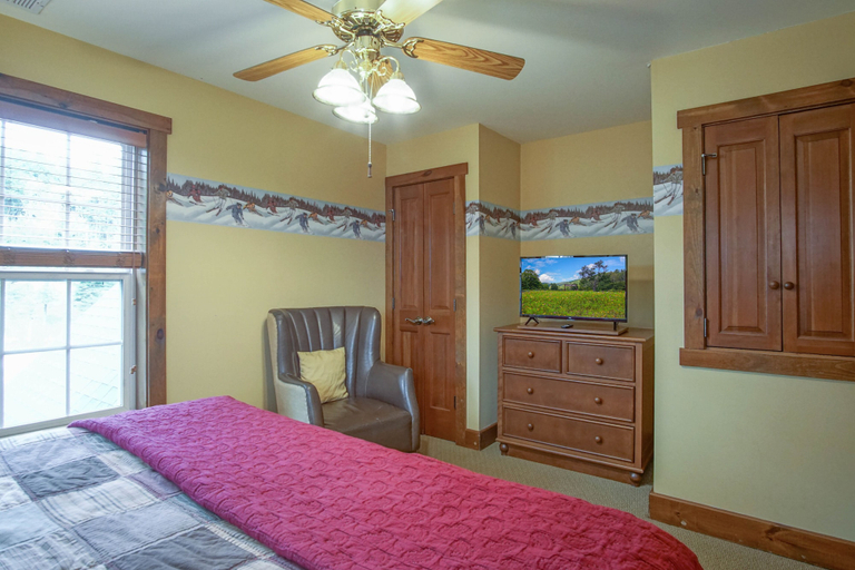 Room 4, Camp 4 # 11: 3 Bedrooms + Bonus Sleeping Den, 3.5 Baths: Slope Side, Pocahontas