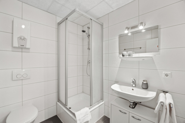 Bathroom 3, HanseStay Wandsbek, Hamburg