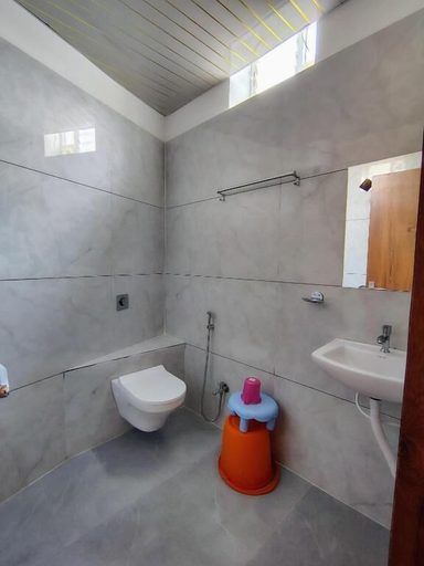 Bathroom 3, Hotel Gurukripa, Ujjain