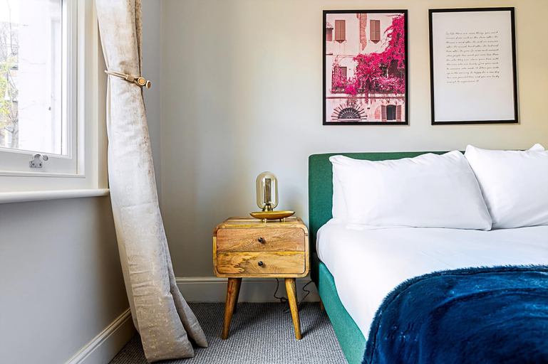 Bedroom 3, Lovely Bishops Park Flat, London
