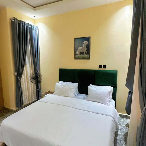 Room 4, Deroche Apartment, AbujaMun