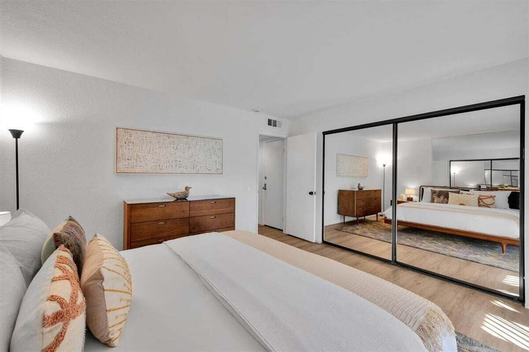 Room 4, Sunny Desert Escape, Riverside
