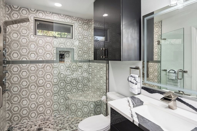 Bathroom 4, Sky Lux Ridge, Lincoln