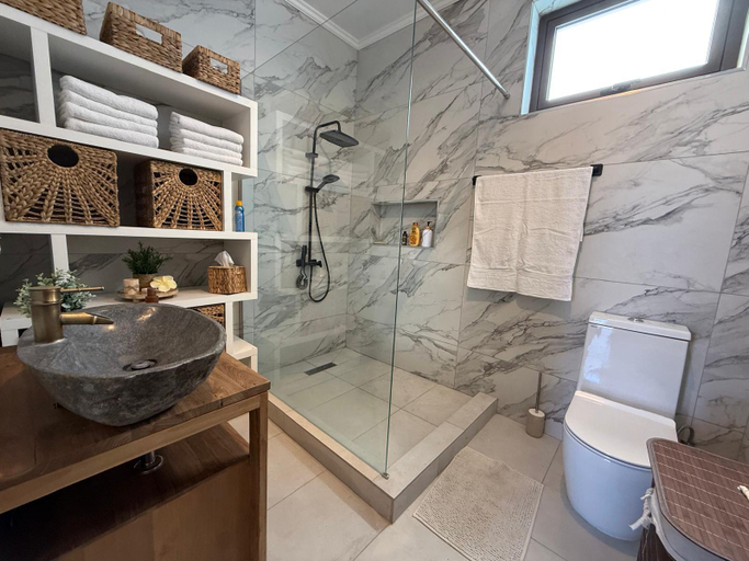Bathroom 3, Villa Emie