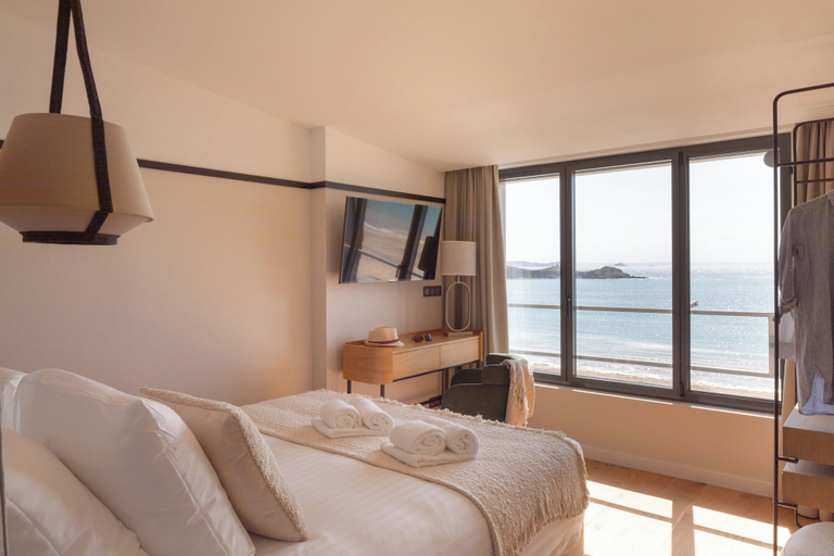 Room 5, Hôtel de La Plage Restaurant La Coquille, Côtes-d'Armor