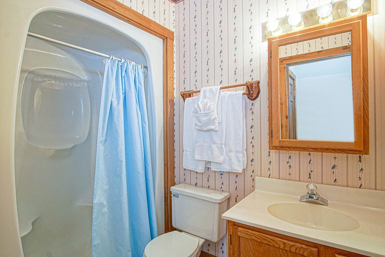 Bathroom 5, Whistlepunk 40 Bavaria`s Finest-1 Bedroom With Loft, Slope Side, Pocahontas