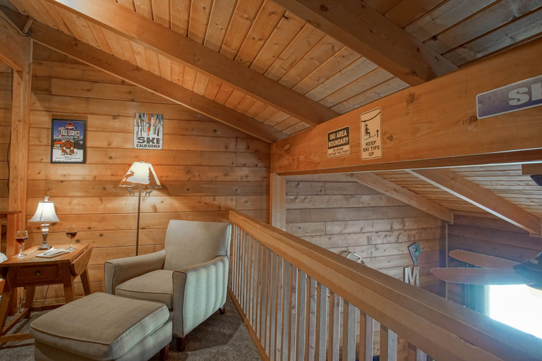 Interior 3, 2 Br Plus Loft: Powder Monkey 2, Pocahontas