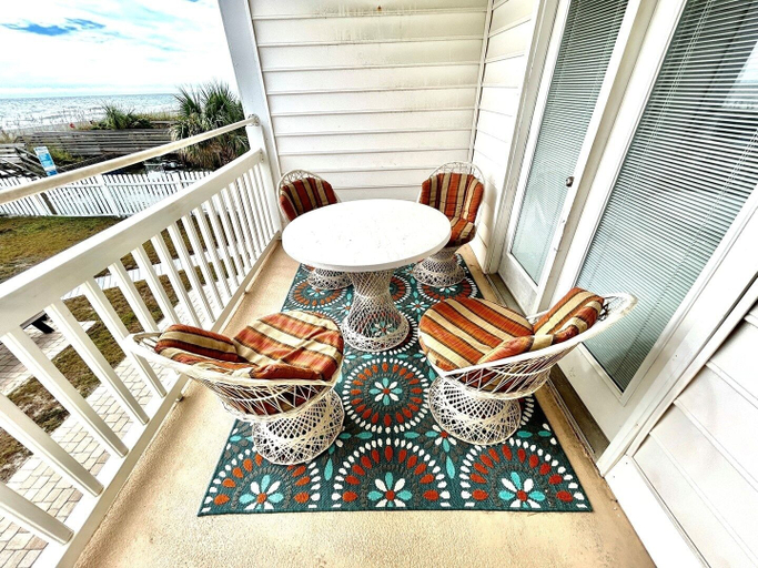 Outdoor dining 3, Boston Commons 102 3 Bedroom Condo by RedAwning, Horry