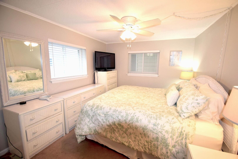 Room 4, Thunder Island 61B, Worcester