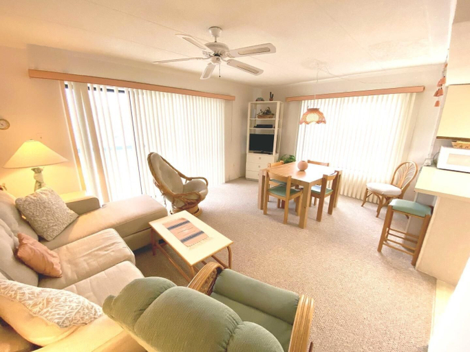 Living room 5, Ocean Princess 207 1 Br condo by RedAwning, Worcester