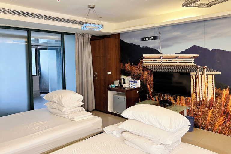 Room 3, see the mountain again, Yilan