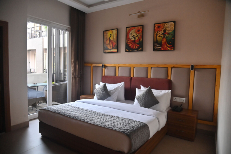 Room 3, AARUSH HOTEL & RESORT, Nainital