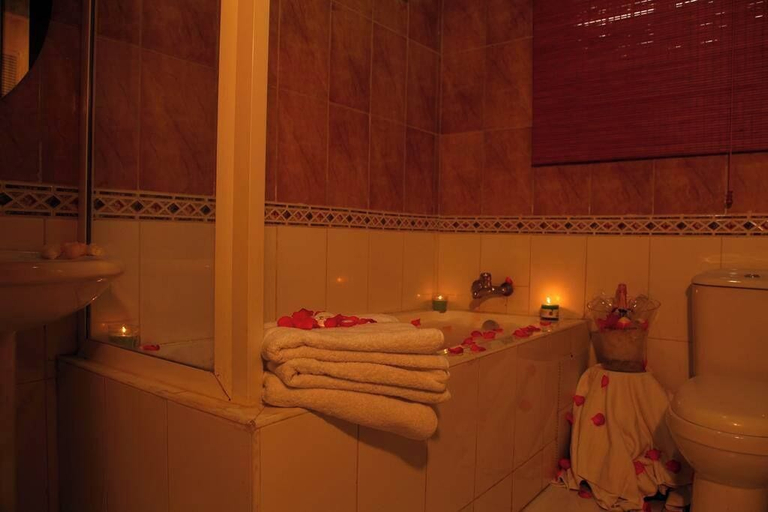 Bathroom 2, Lekki Suites, Eti-Osa