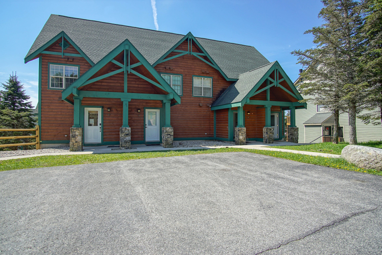 Exterior 4, Camp 4 #1 3 Bedroom, 3.5 Bath, Pocahontas