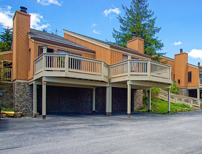 Exterior 4, Wabasso 10 Ski Hideaway Outside Your Door 2 Br Spacious Balcony, Pocahontas