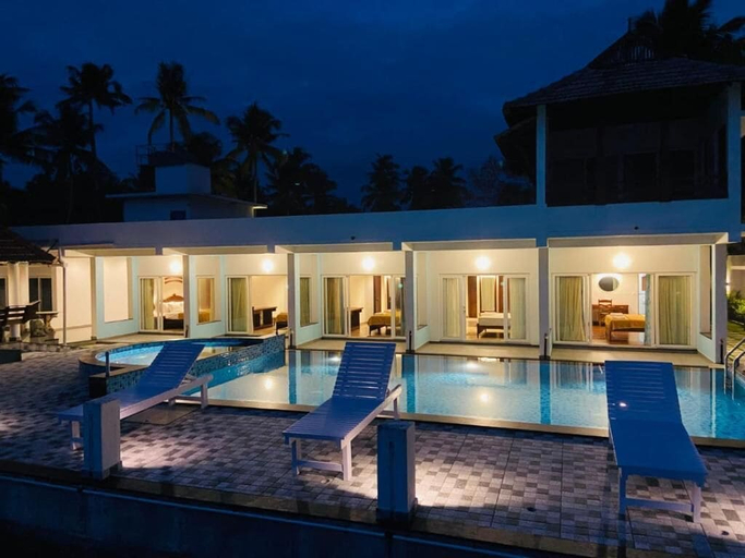 Pool 2, Break Water Palace Resort, Ernakulam