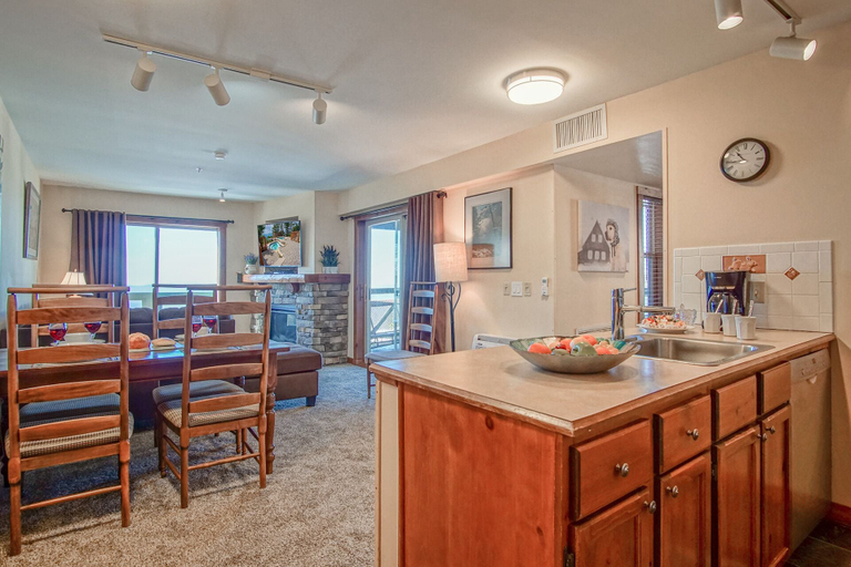 Interior 2, 2 Br: Rimfire 214 - Great Western Views on Large Deck Corner Unit, Pocahontas