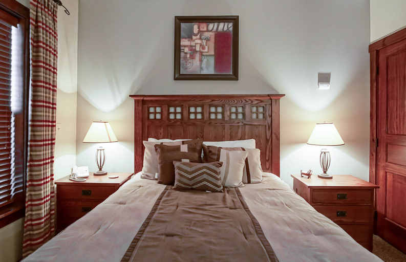 Room 2, Soaring Eagle 315, Cozy Studio, Pocahontas