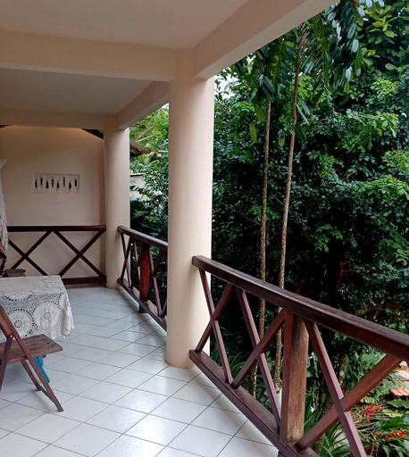 Others 4, Casa iris, Cairu