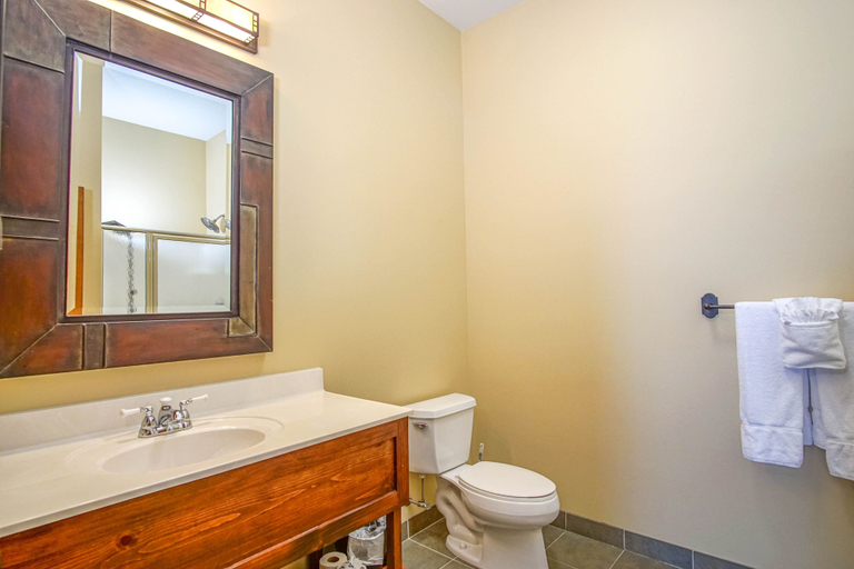 Bathroom 5, 2 Br: Soaring Eagle #411: Luxury Lodging. Great Amenities Slope Side!, Pocahontas