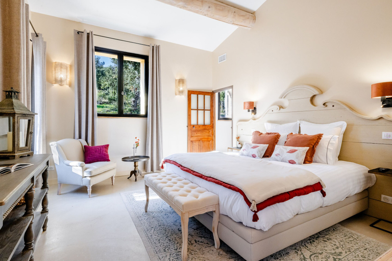Room 4, La villa des Cèdres, Vaucluse