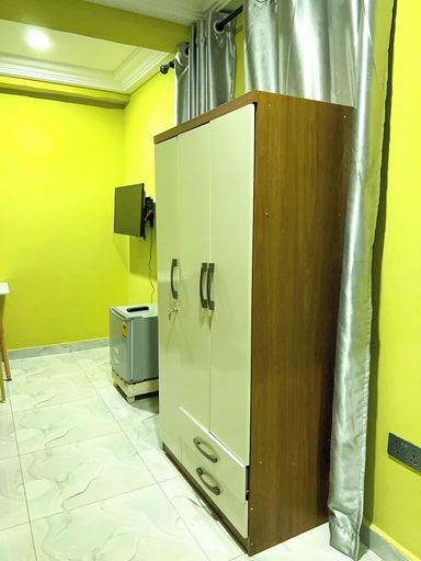 Room 3, Executive Key Hotel, Ajumako-Enyan-Esiam