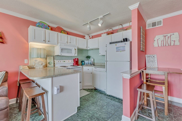 Private kitchen 5, 0511 Coral Sunrise by Atlantic Towers, New Hanover