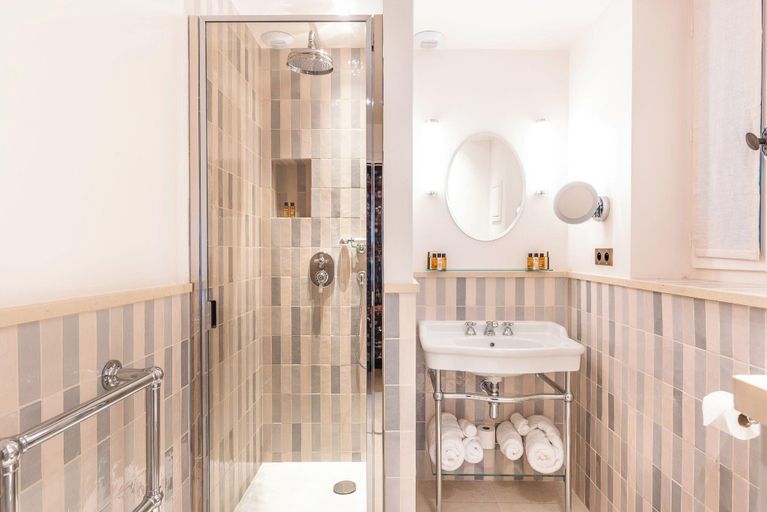 Bathroom 3, Maison La Boheme Montmartre - Studios & Apartments, Paris
