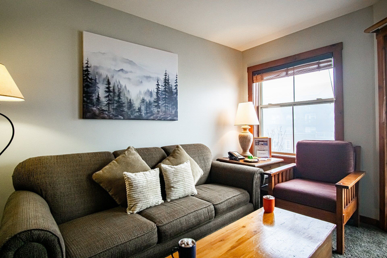 Living area 3, Rimfire 323 - 1 Br/ Adjoins With Rimfire 322- 1Br, Pocahontas