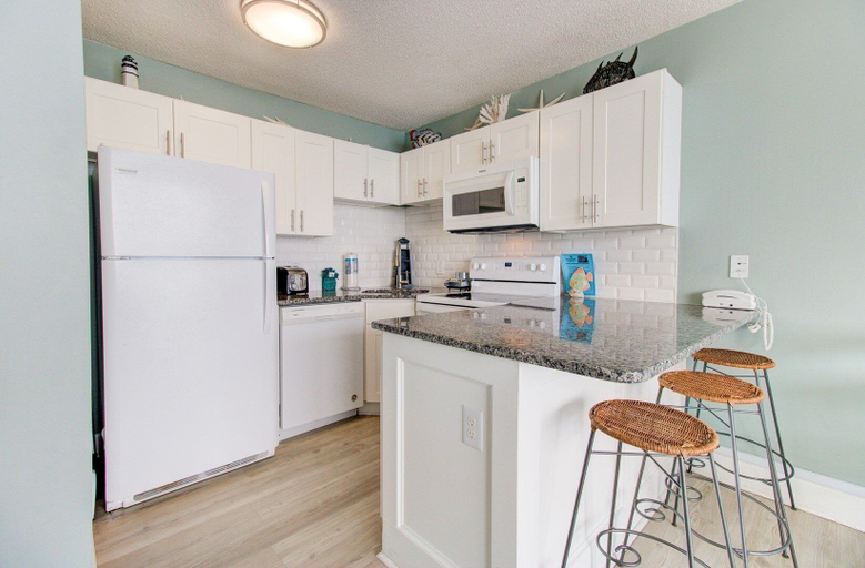 Private kitchen 3, 1104 Starfish Room by Atlantic Towers, New Hanover