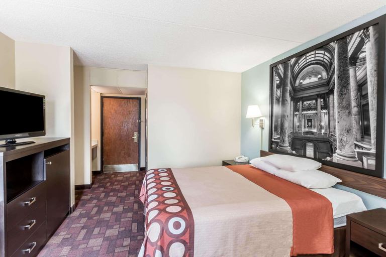 Bedroom 2, Super 8 By Wyndham Luverne, Rock