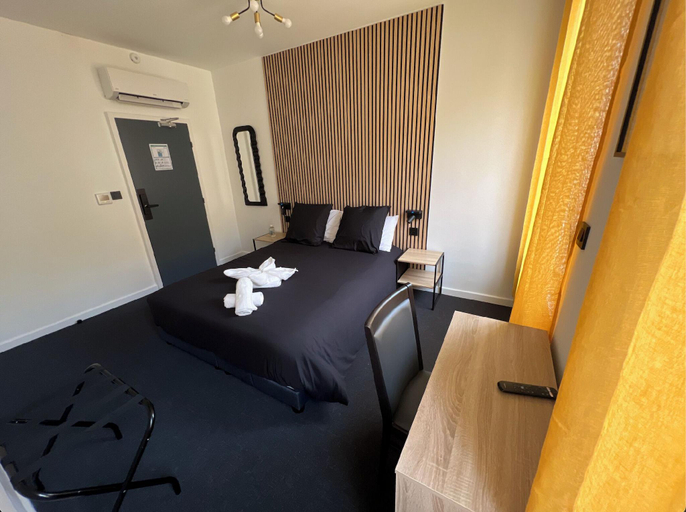 Bedroom 4, Hôtel Le Royal, Corrèze