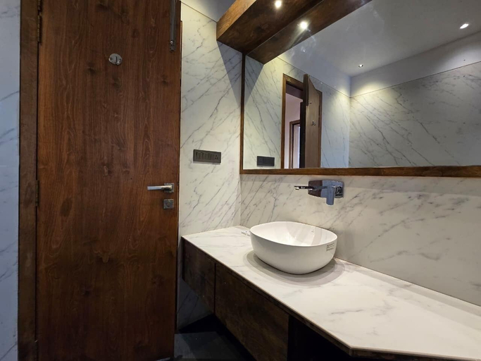Bathroom 4, Hotel Akashdeep, Kolkata