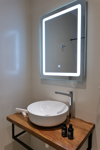 Bathroom 3, The Blue Wave Hotel, Vlorës