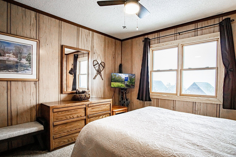 Bedroom 2, 2 Br: Snowcrest 314b: Indoor Hot Tubs Game Room Easy Slope Access, Pocahontas