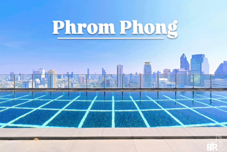 Swimming pool, Charming 2 Bedroom Apartment in Heart of Phrom Phong, Wattana