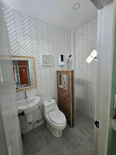 Bathroom 5, คุณเก้า รีสอร์ท, Non Sa-at