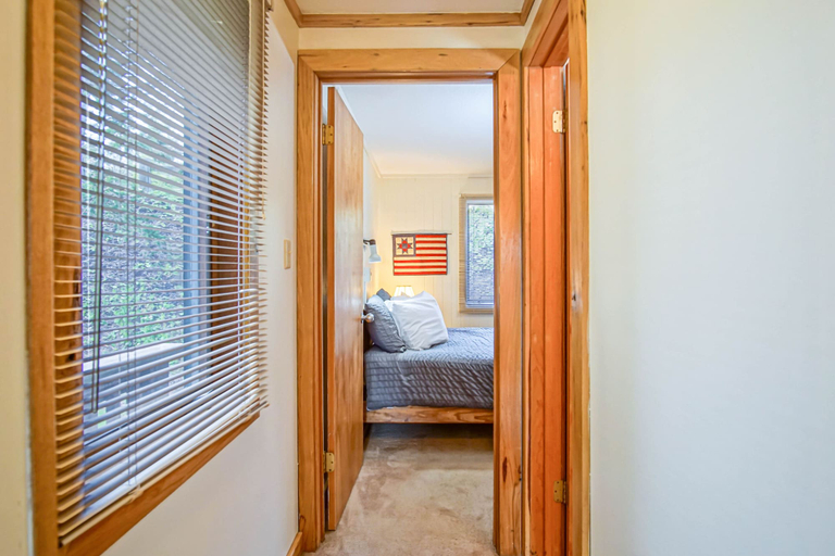 Room 4, 1 Br: Powderidge 30:slope Side, Pet Friendly end Unit on Shuttle Route, Pocahontas