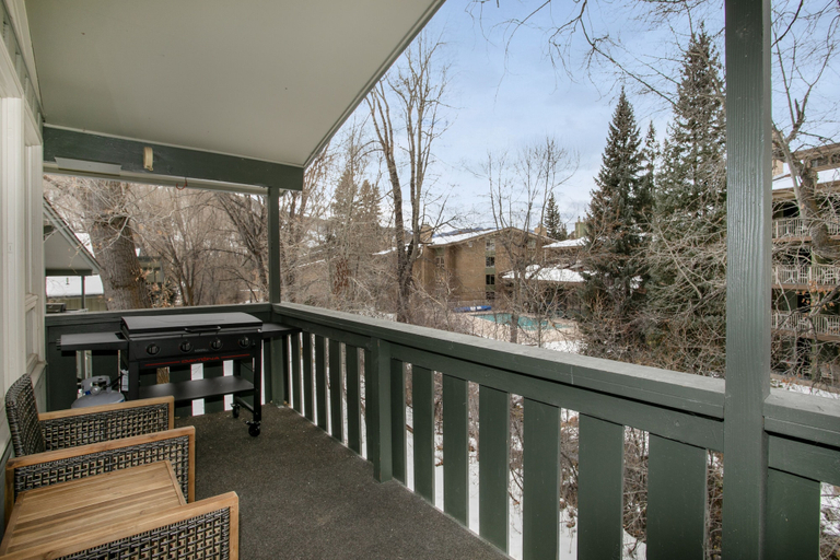 Property grounds 2, 929 Red Sandstone 3 Bedroom Condo, Eagle