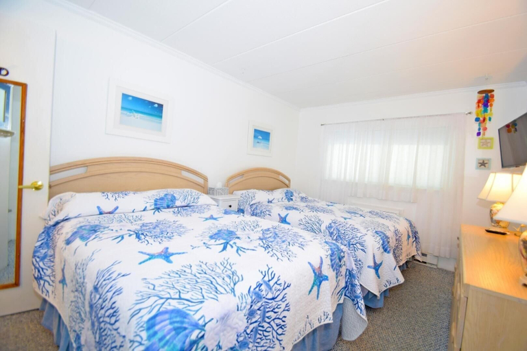 Room 3, Worcester House 503 by RedAwning, Worcester