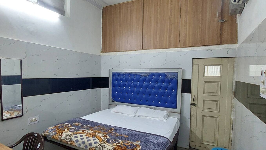 Bedroom 2, Hotel Dharma Hapur, Hapur