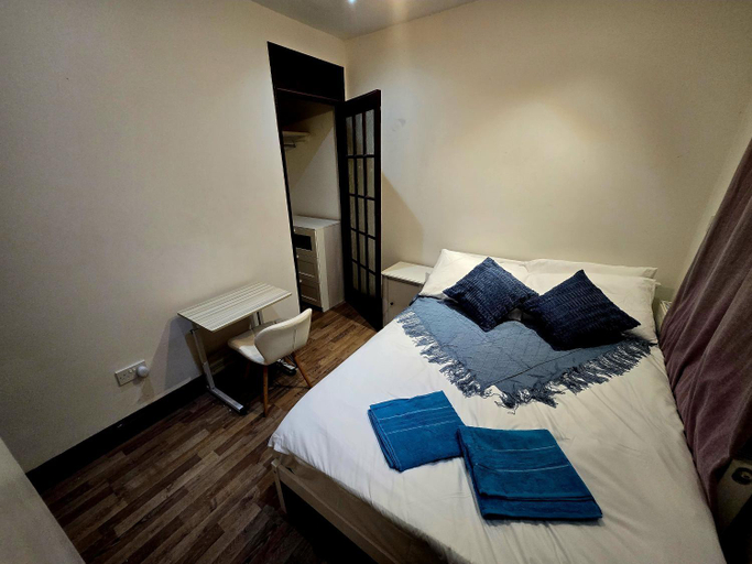5, Stratford Guest House, London