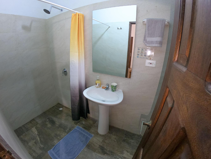 Bathroom 4, Camali Hotel, Santa Marta (Dist. Esp.)