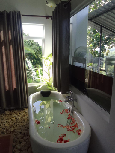 Bathroom 3, PEACEFUL GREEN VILLA, Akmeemana