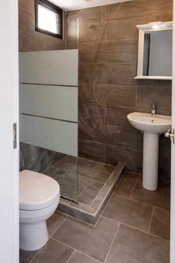 Bathroom 4, Lalloudes Hotel Mani, Peloponnese
