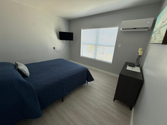 Bedroom, Barefoot Bay Resort & Marina, Pinellas