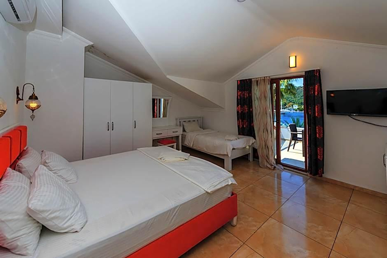 Bedroom 2, QS Cennet Life Hotel , Fethiye